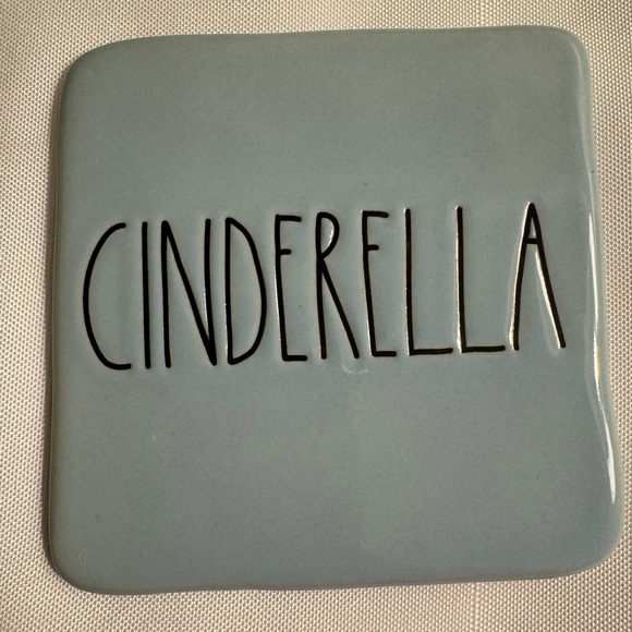 Rae Dunn Disney Cinderella Coasters - Set of 4 - NWT - Picture 7 of 8